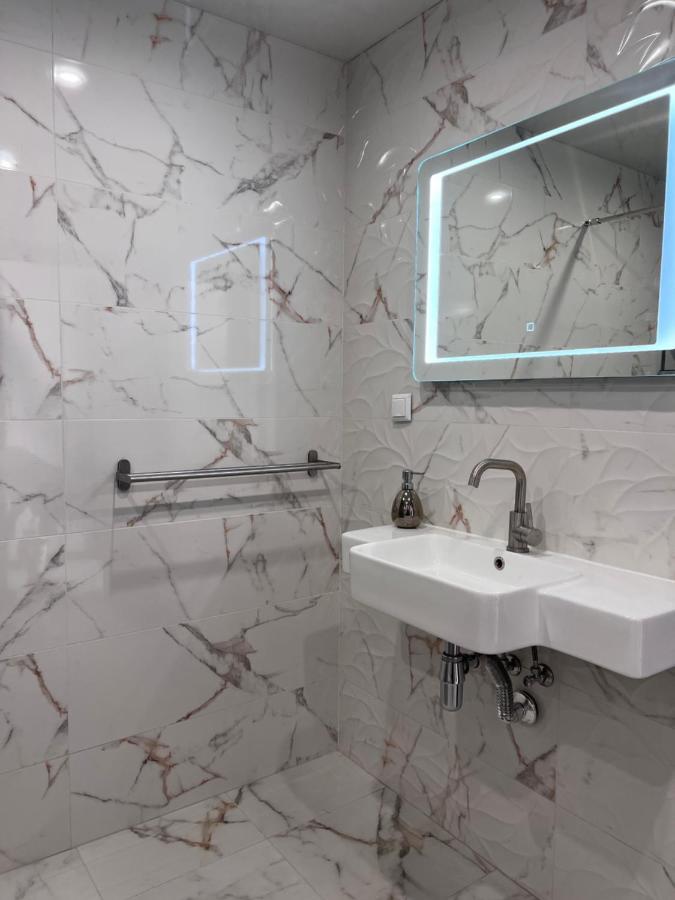 A-Brilliant, New! Spacious & Modern Apartment In Varna Whit Garage المظهر الخارجي الصورة