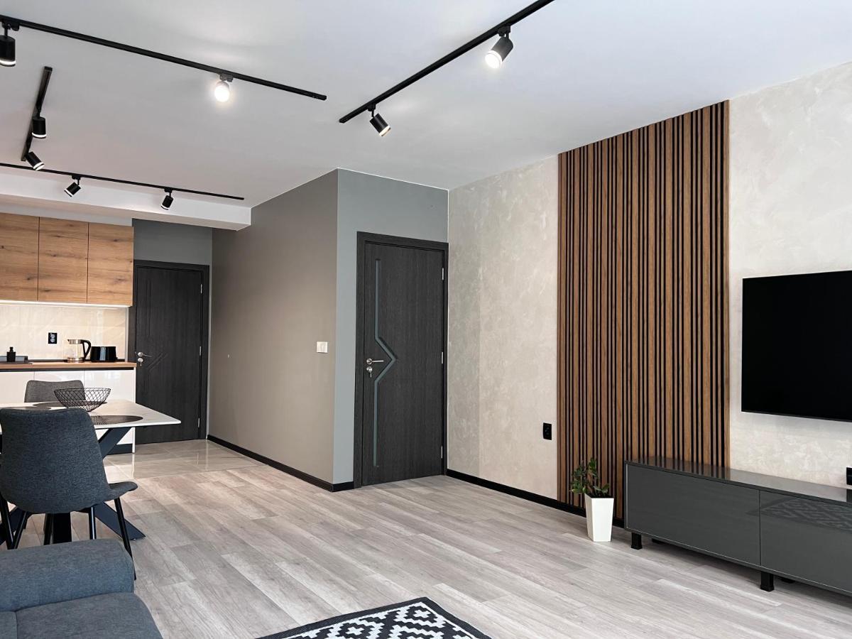 A-Brilliant, New! Spacious & Modern Apartment In Varna Whit Garage المظهر الخارجي الصورة