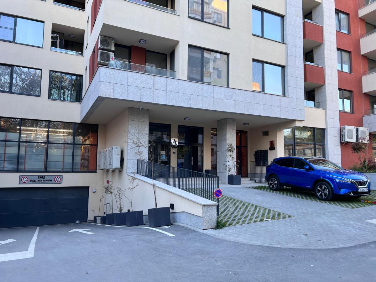 A-Brilliant, New! Spacious & Modern Apartment In Varna Whit Garage المظهر الخارجي الصورة