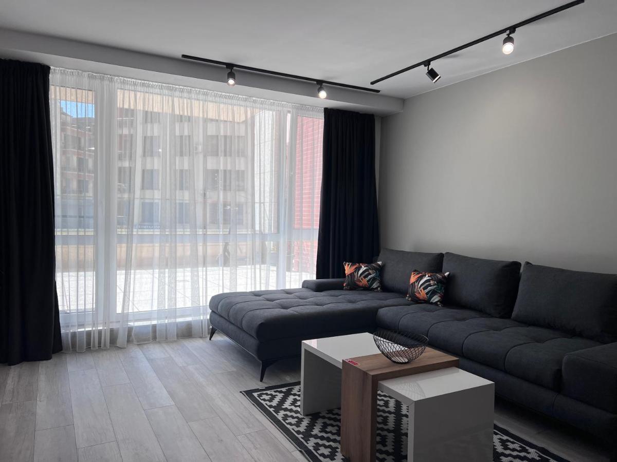 A-Brilliant, New! Spacious & Modern Apartment In Varna Whit Garage المظهر الخارجي الصورة